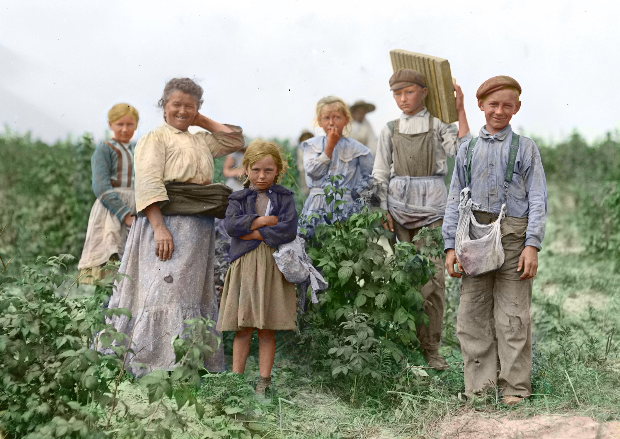 Polish_berry_pickers_color.jpg