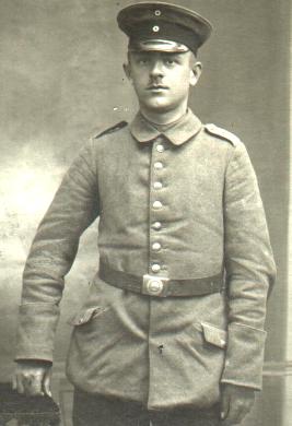 1910 Vereinfachte Feldrock uniform.jpg