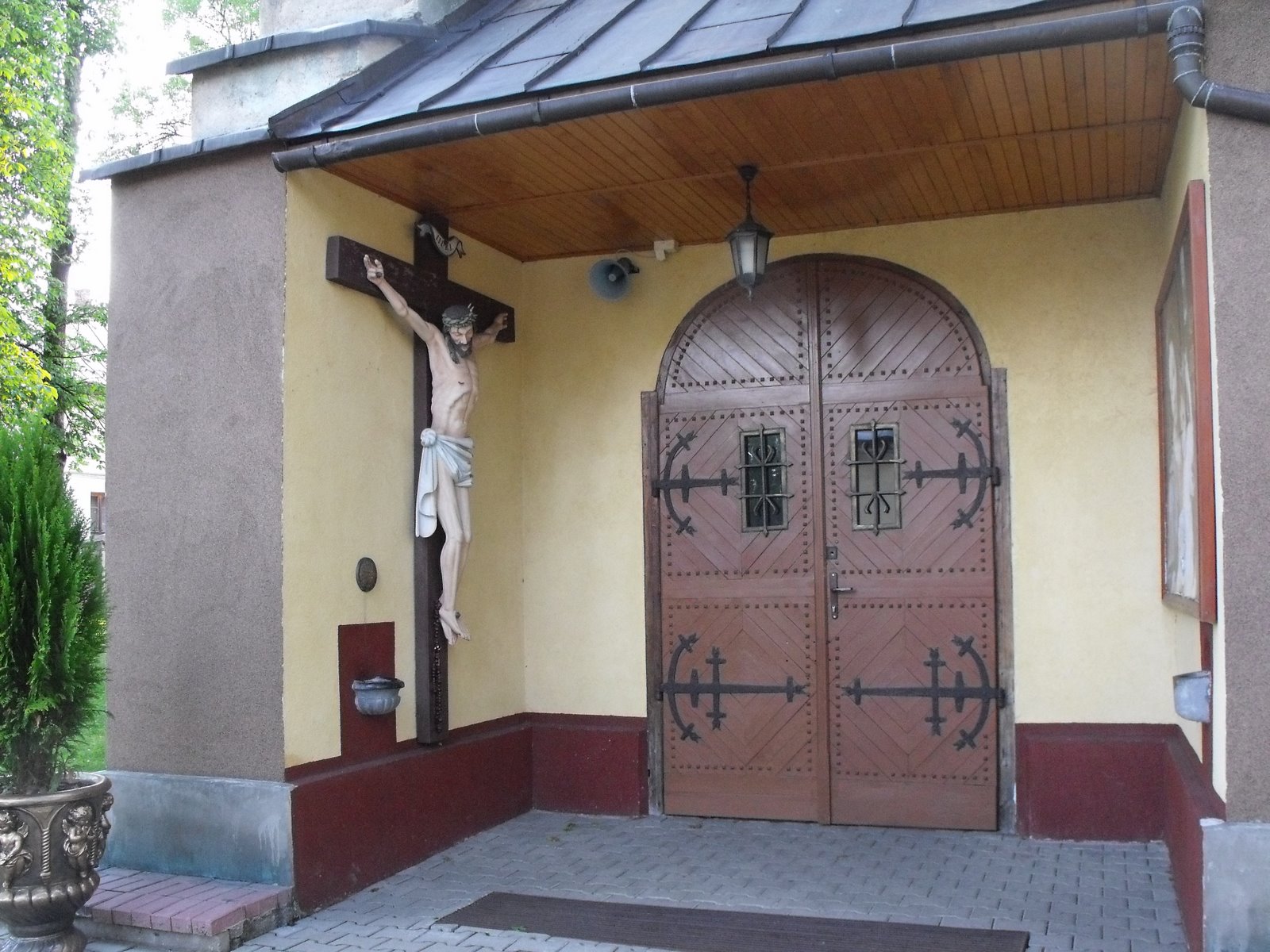 Odrowaz Church doors.jpg