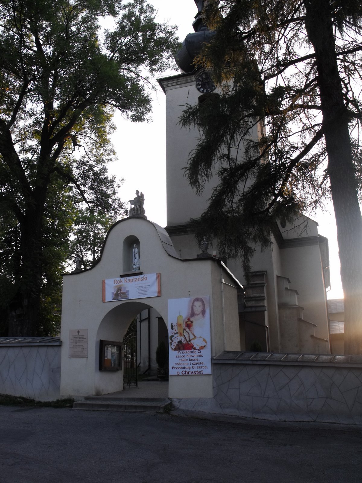 Odrowaz Church (front view).jpg