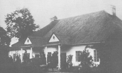 Stratyn Manor outbuilding.jpg